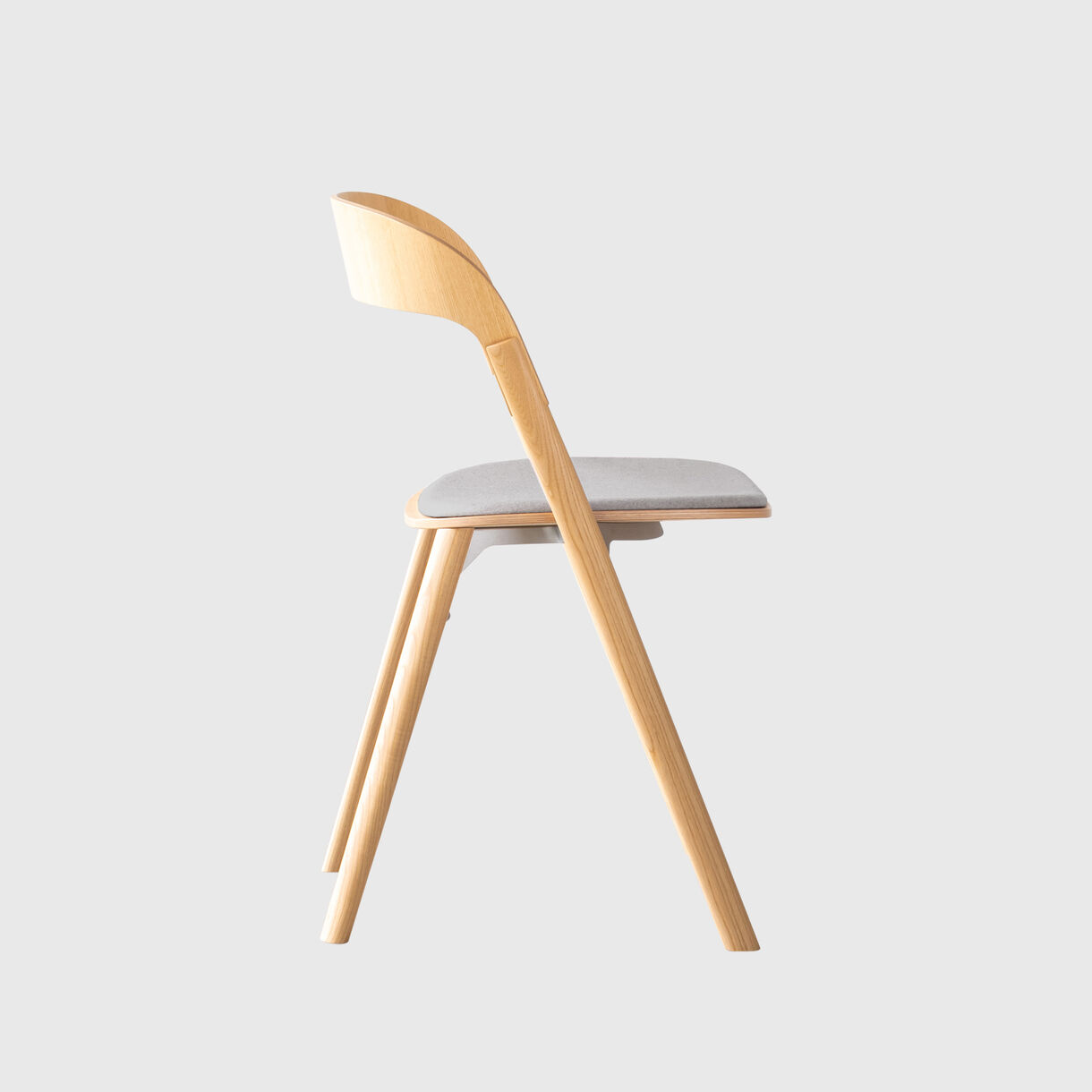 Pila with Seat