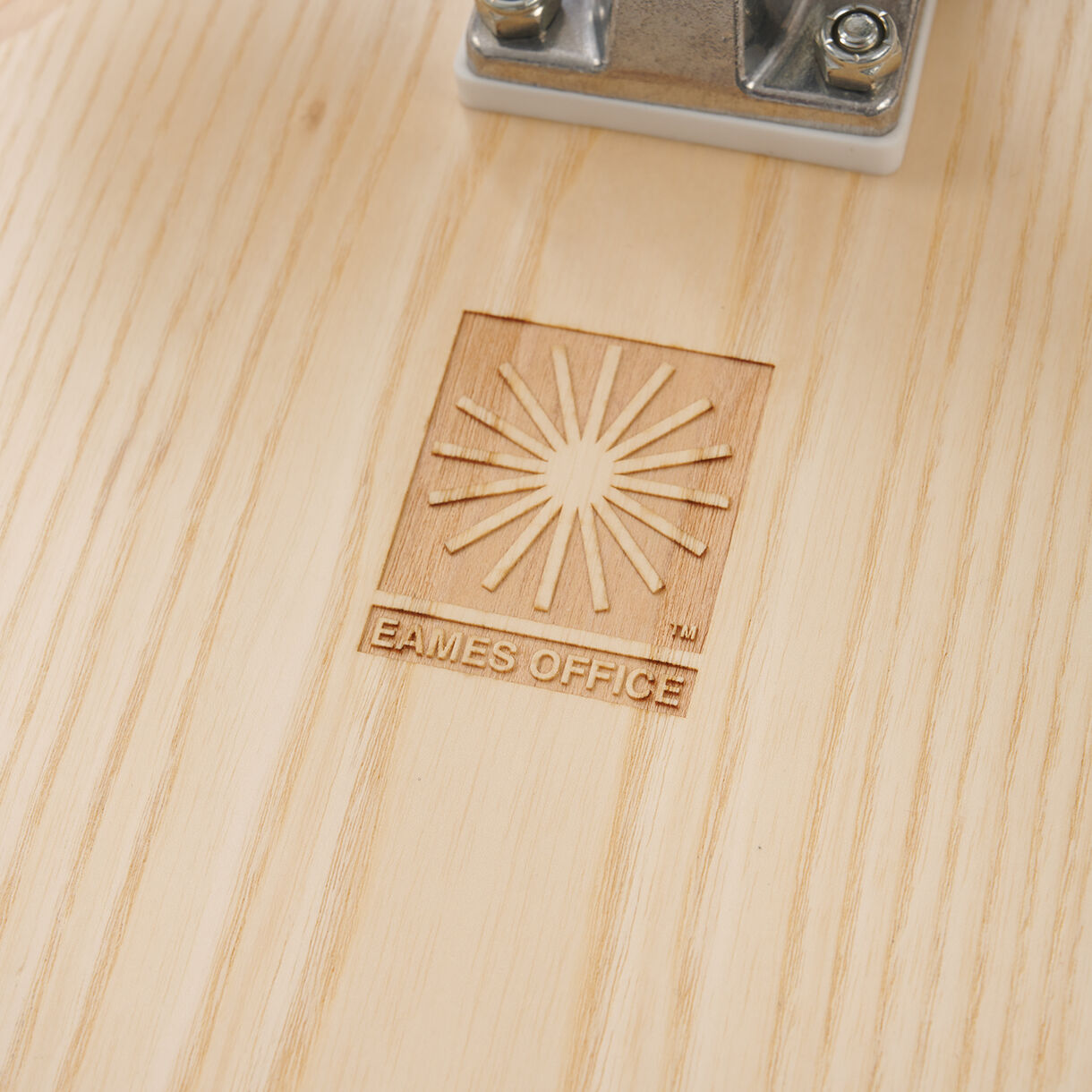 Eames Lounge Cruiser, Ash