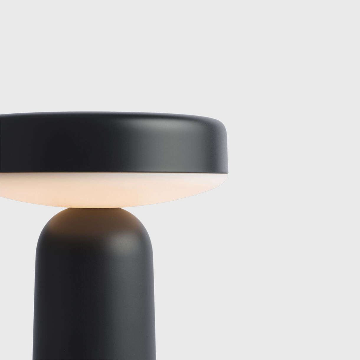 Ease Portable Lamp, Black