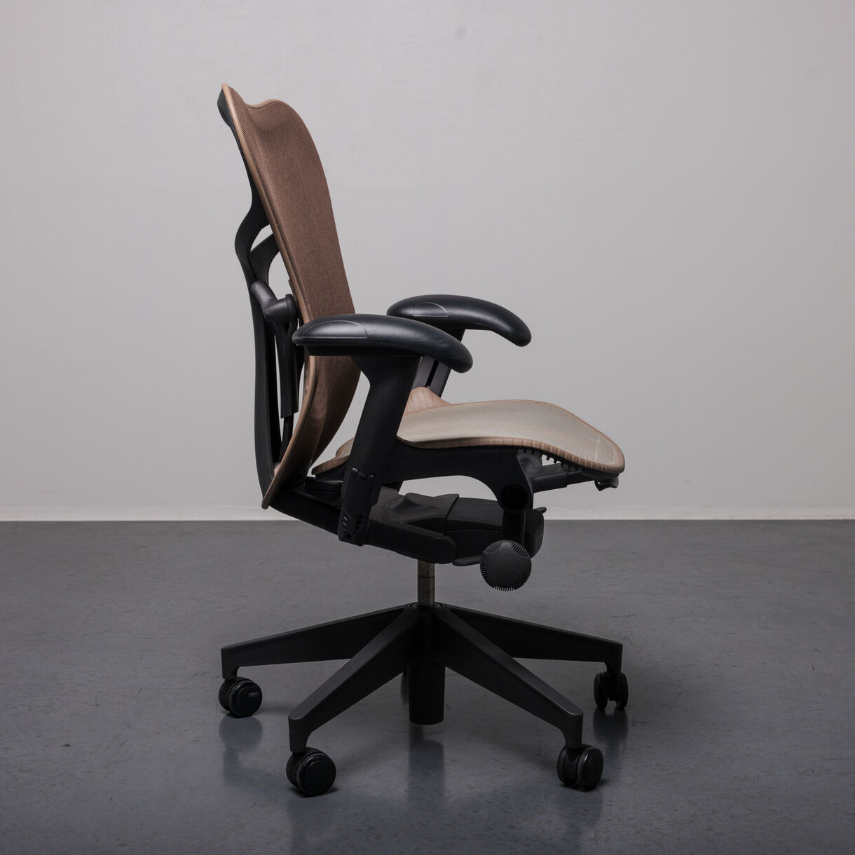 Mirra 2 Task Chair, Graphite, Cappuccino