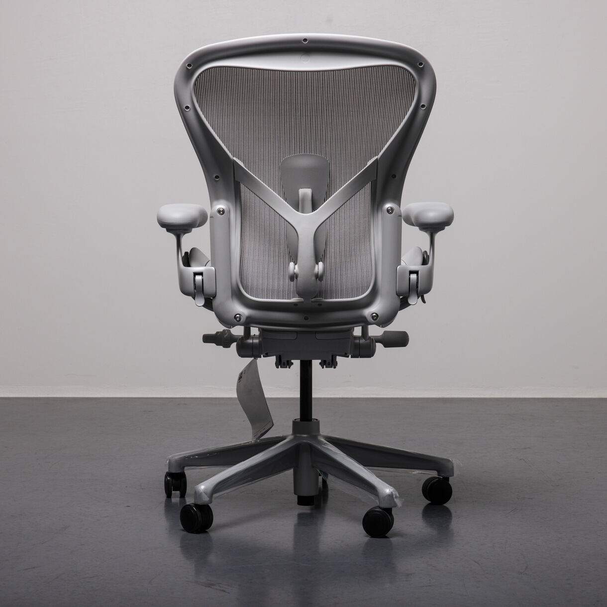 Aeron Chair, Medium (B), Mineral