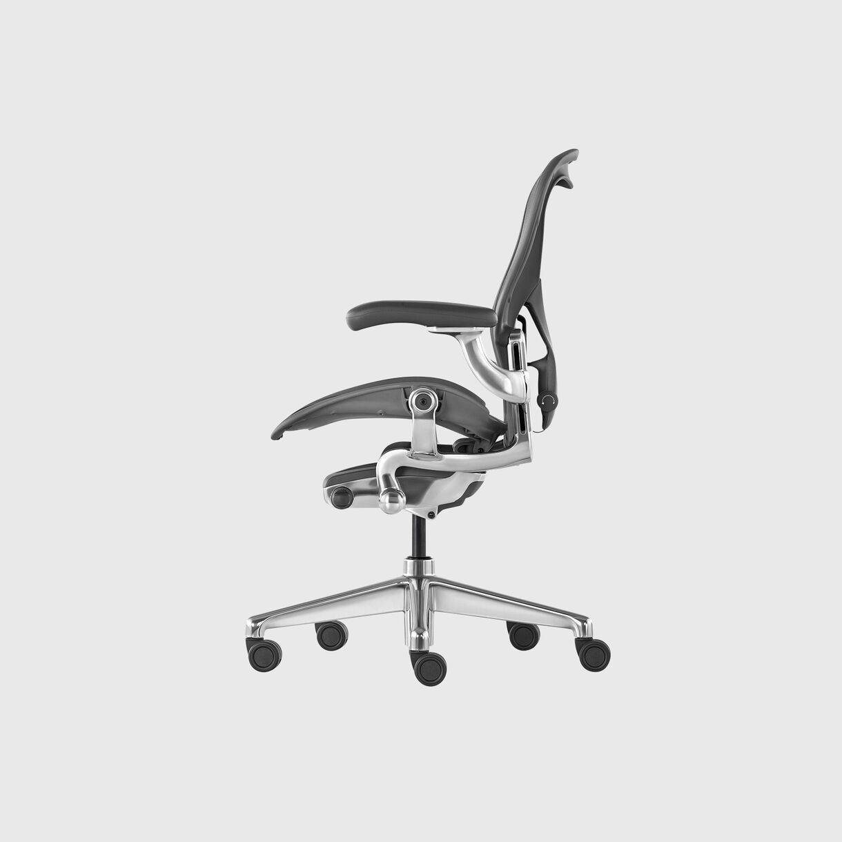 Aeron Chair, Size B, Carbon Aluminium