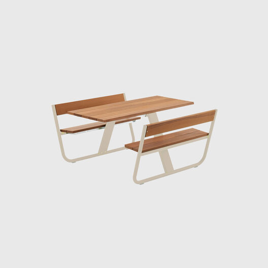 Manille Picnic Table