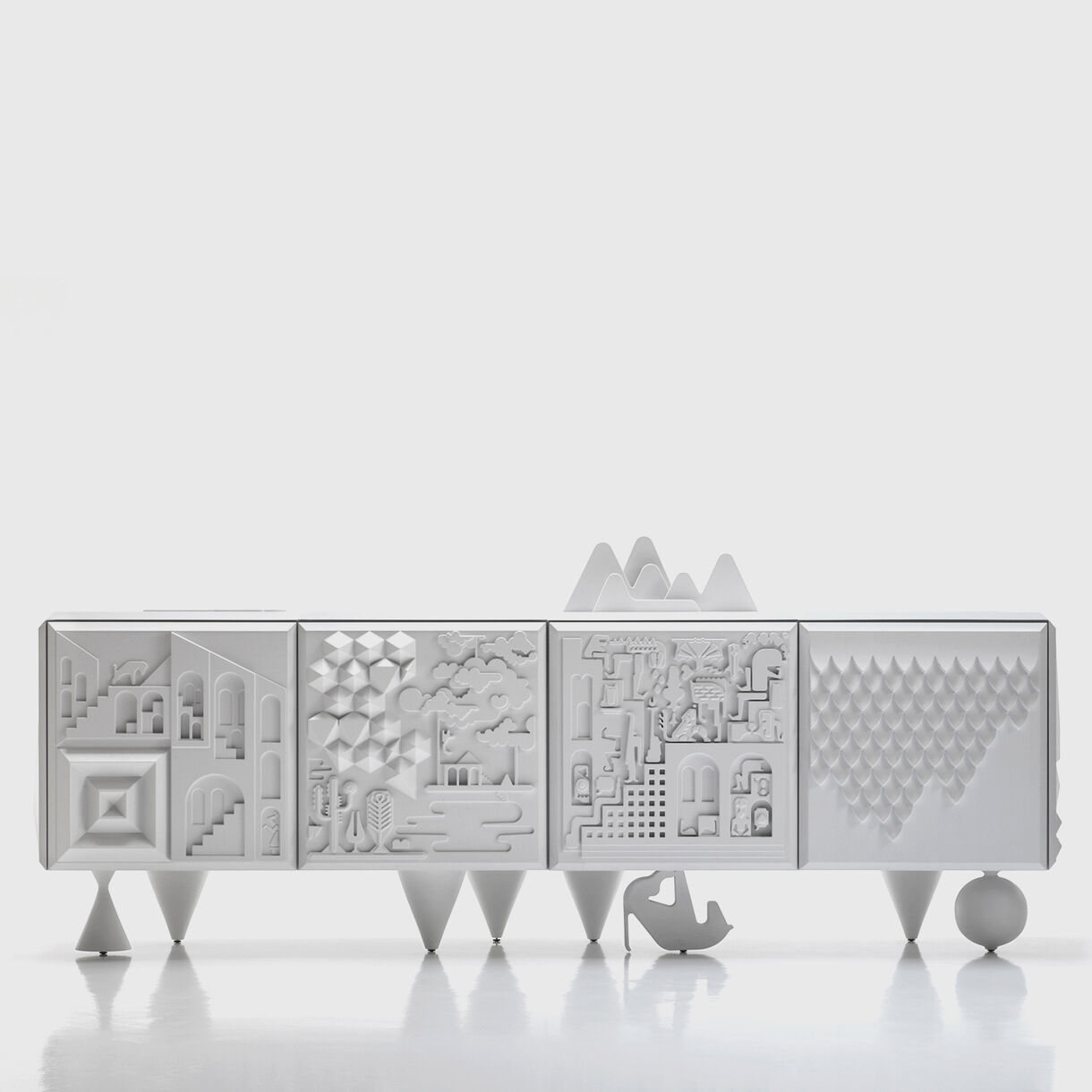 Tout Va Bien in White