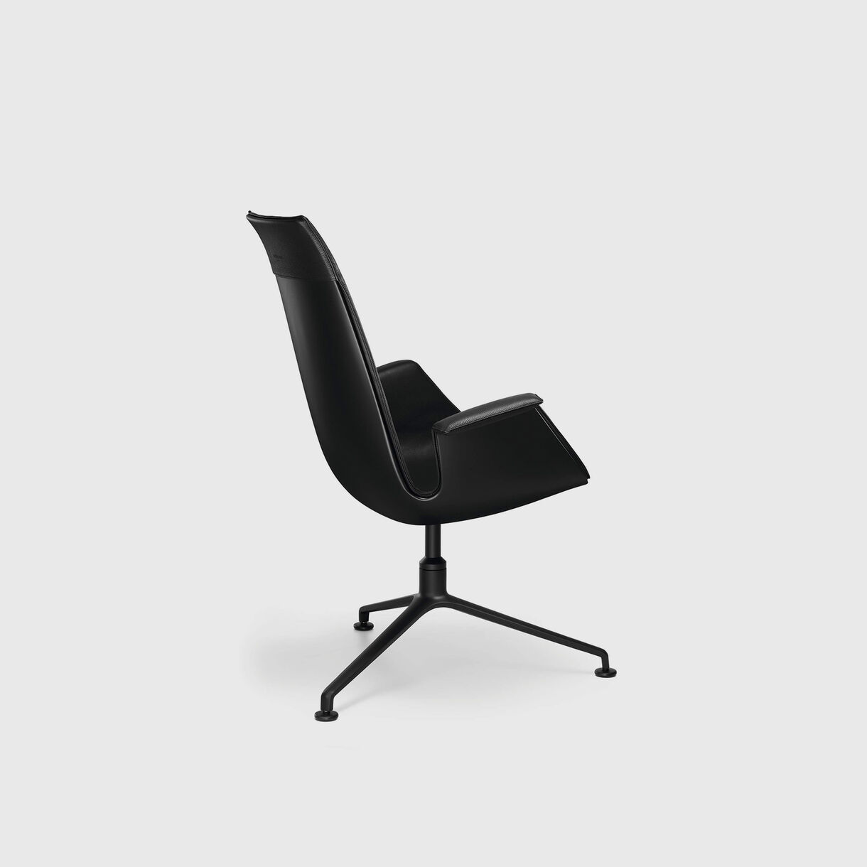 FK Bucket Chair, Highback, Black Leather