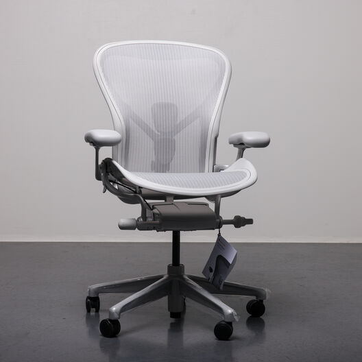 Aeron Chair, Medium (B), Mineral