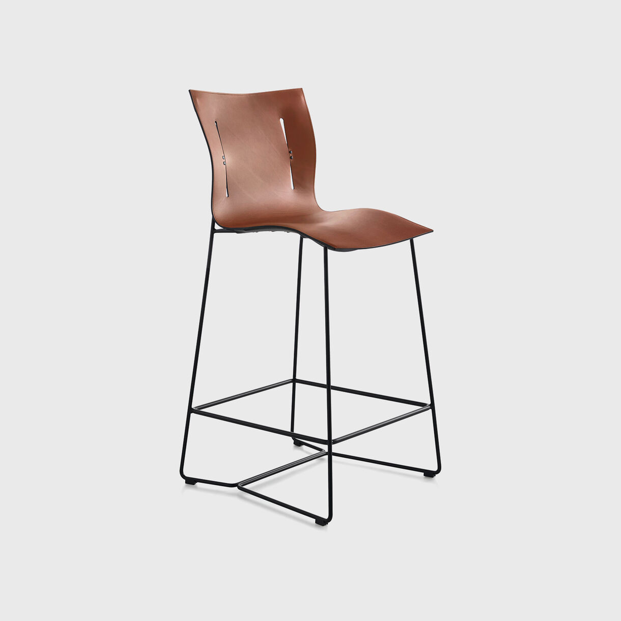 Cuoio Stool, Quarter