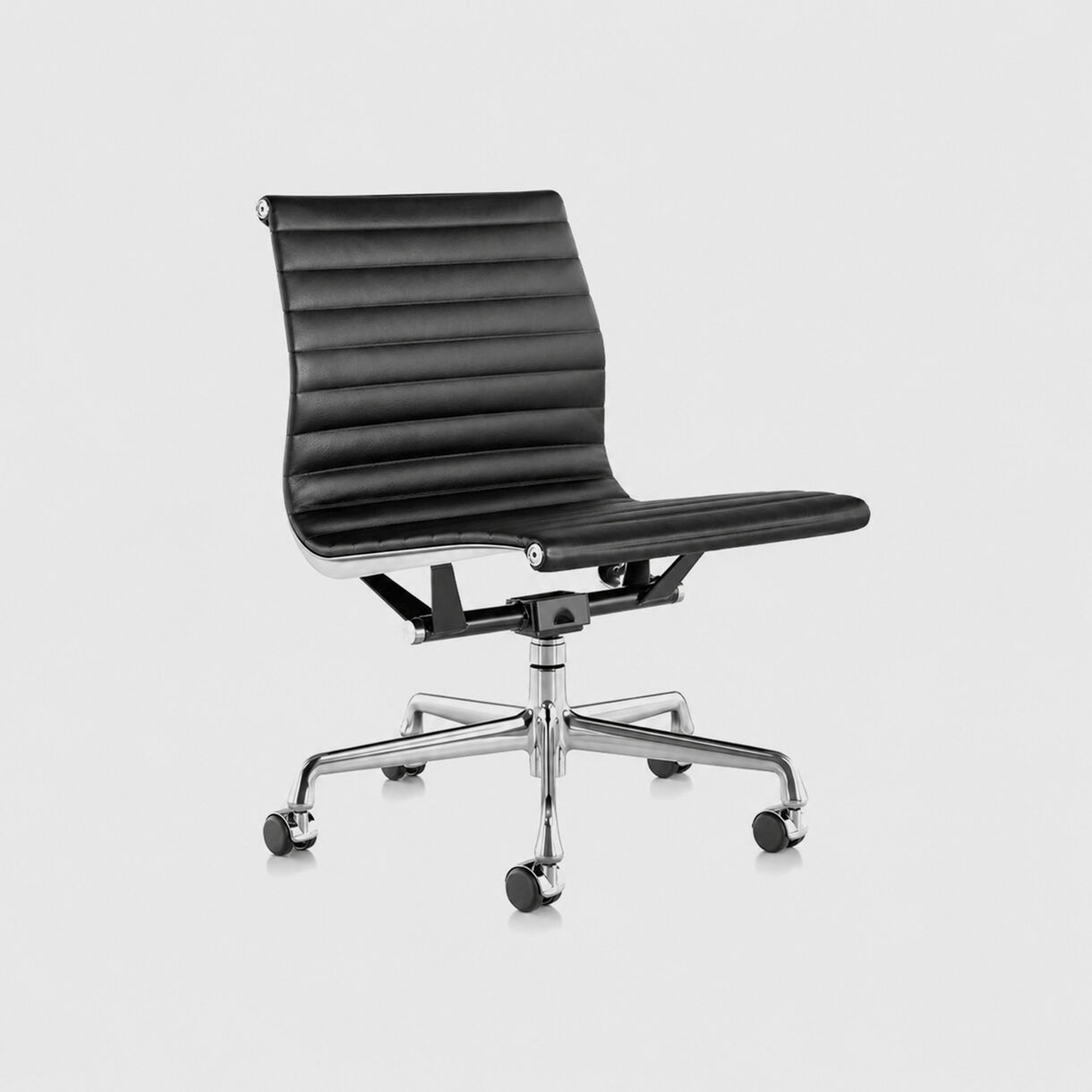 Eames Aluminium Group Chair, Black