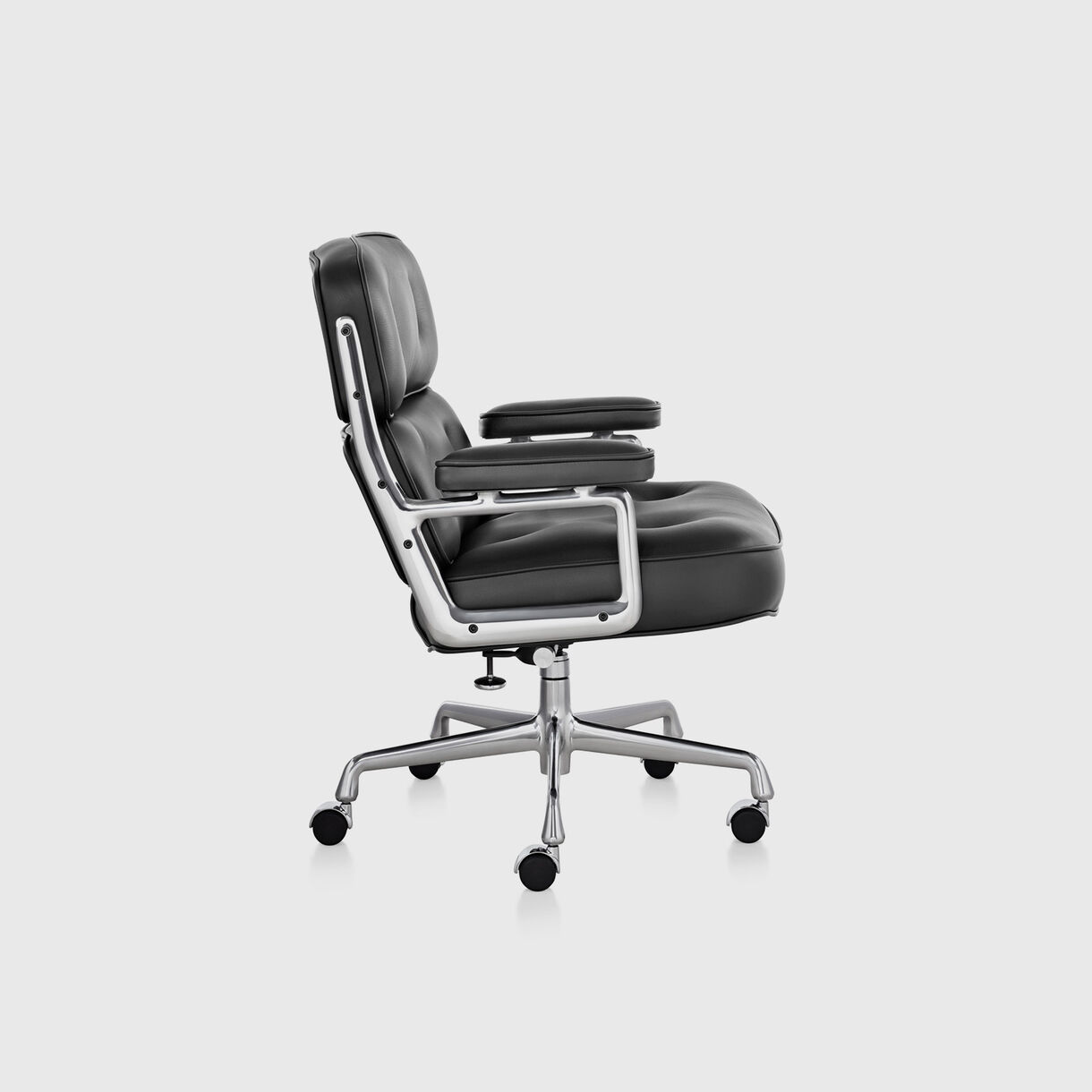 Eames Executive Chair with Casters - Black Leather & Polished Aluminium Frame