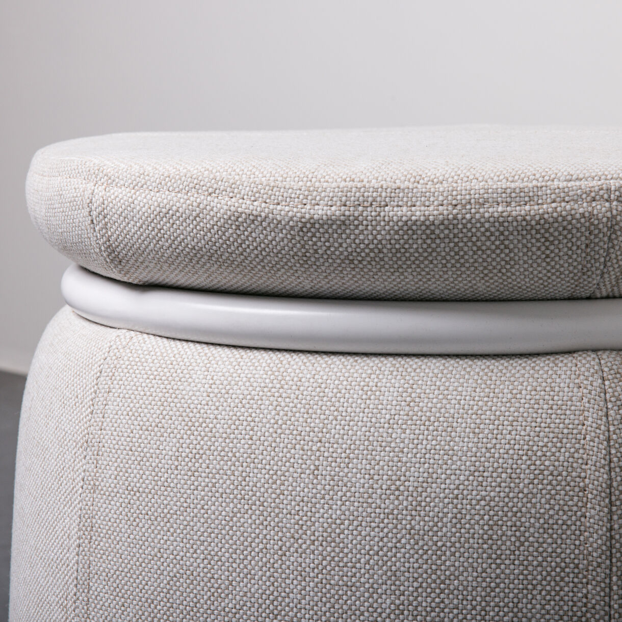 Lasso Stool, White