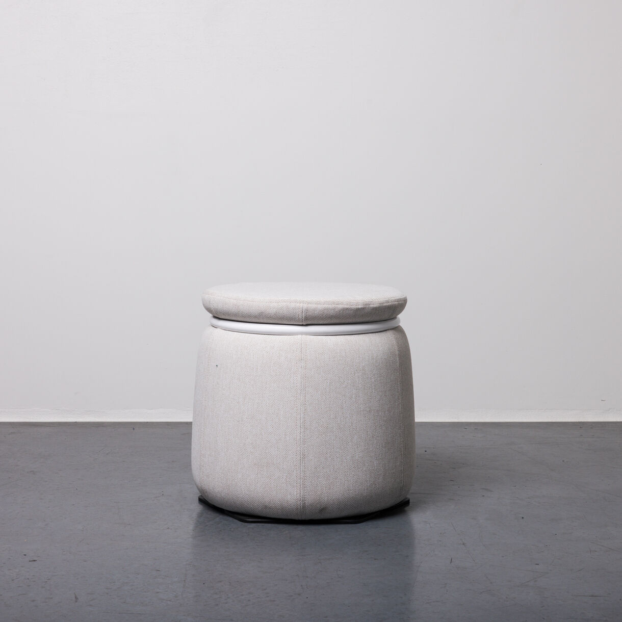 Lasso Stool, White
