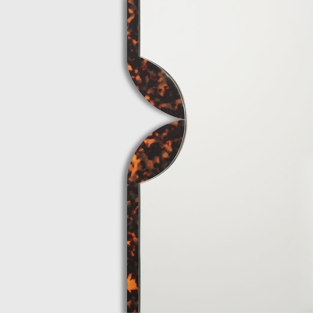 Petal Mirror, Havana