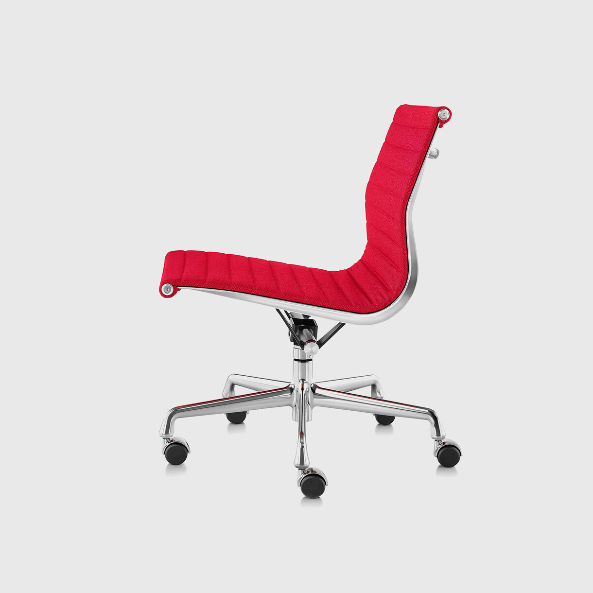 Eames Aluminium Group Chair