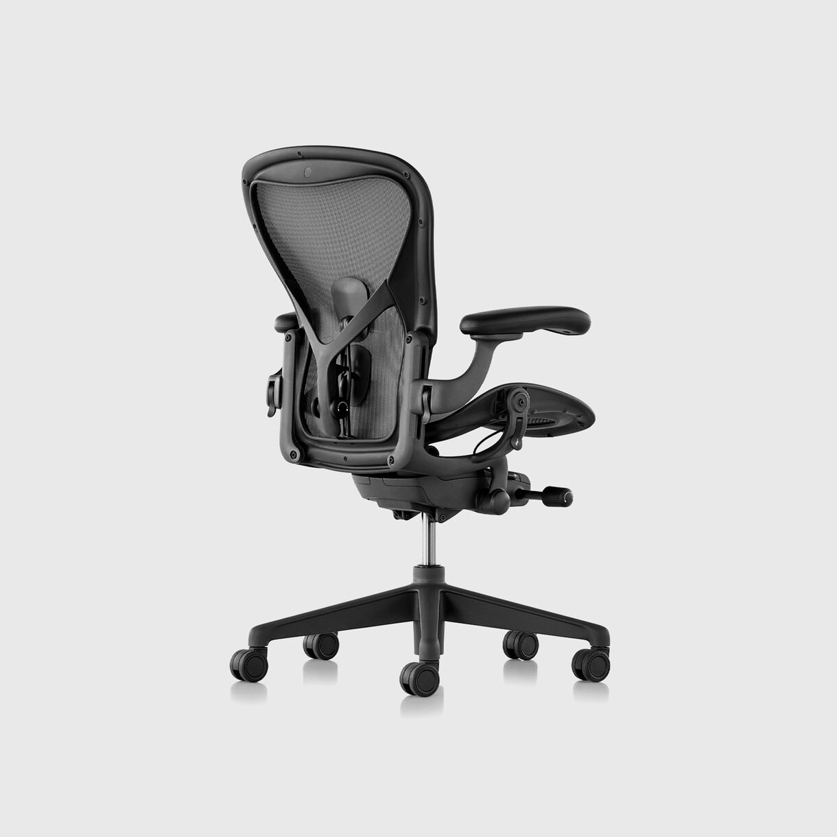 Aeron Chair, Size C, Graphite