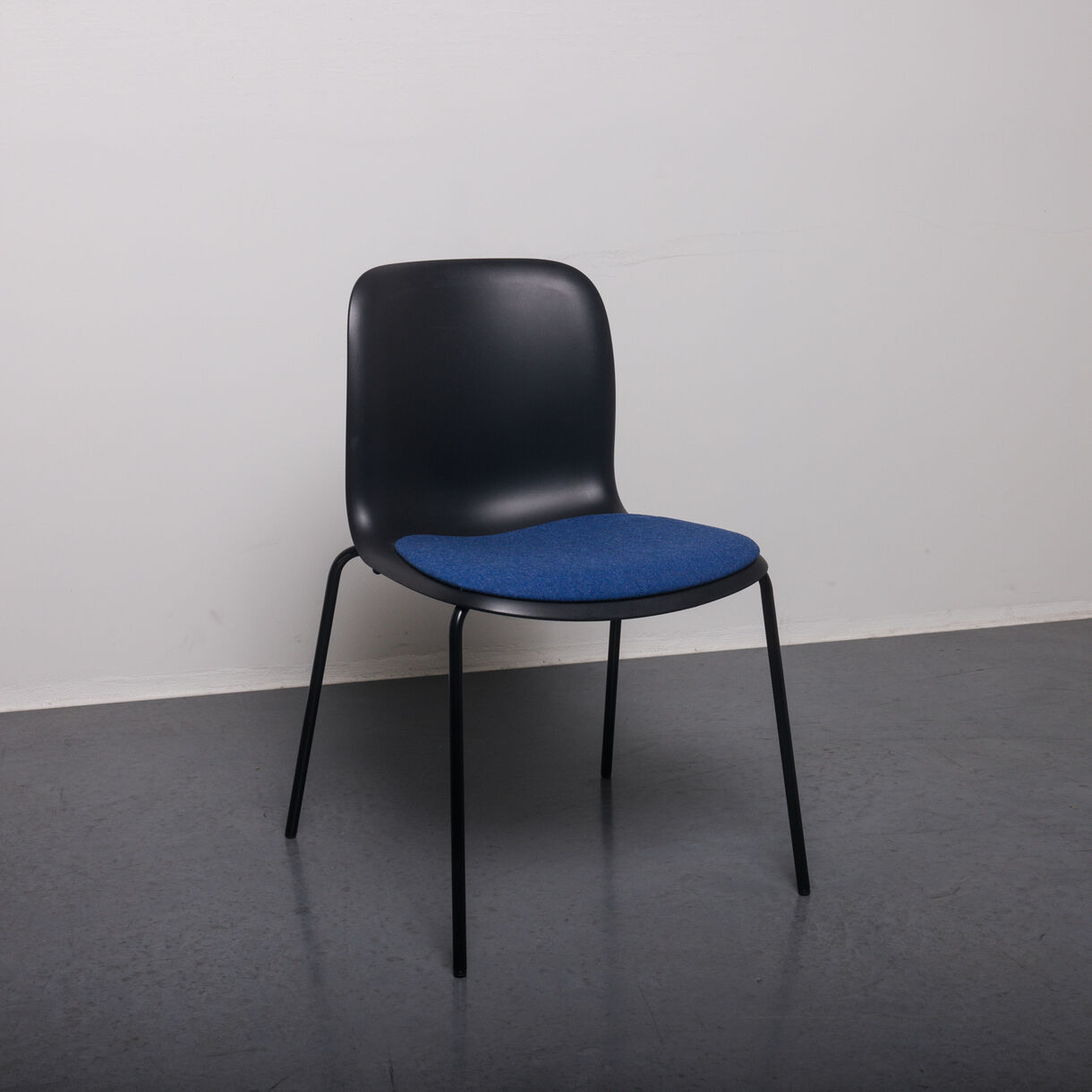 SixE Side Chair