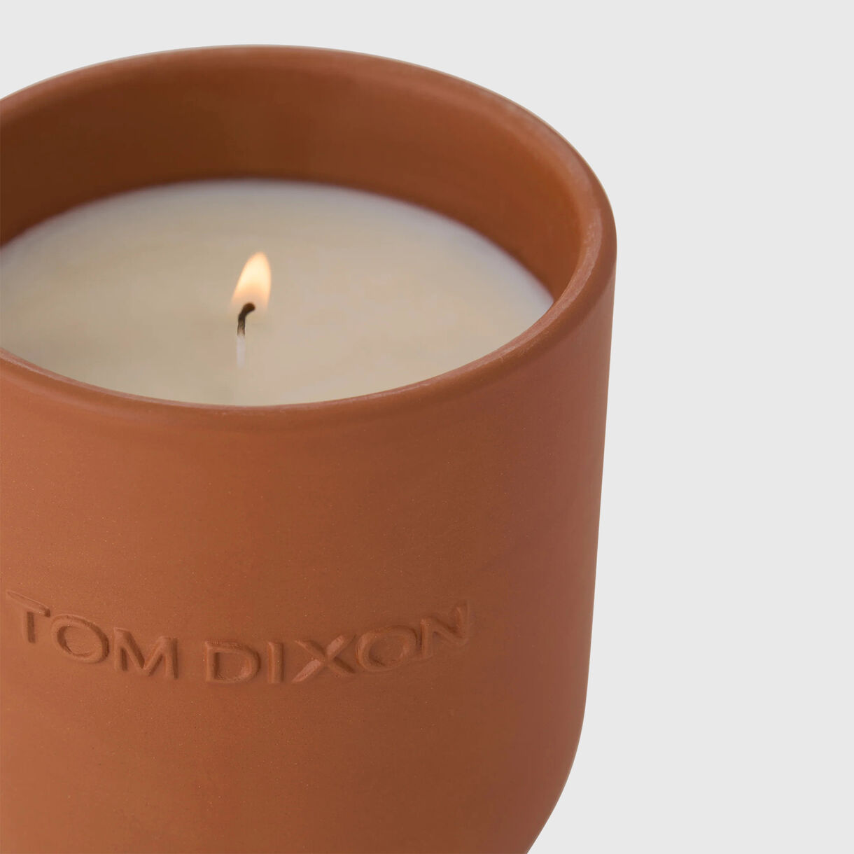 Earth Candle, Medium