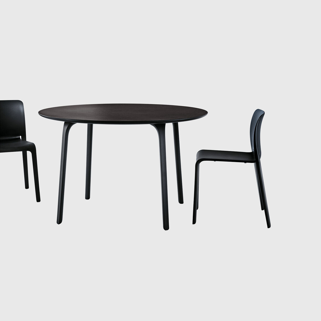 First Round Table, Black