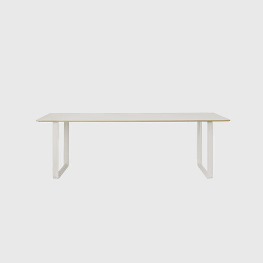 70/70 Table
