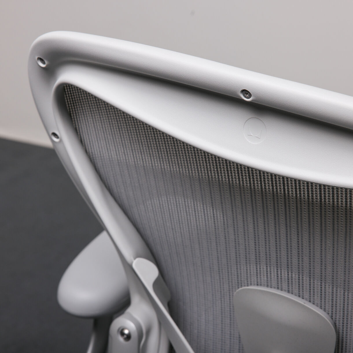 Aeron Chair, Medium (B), Mineral