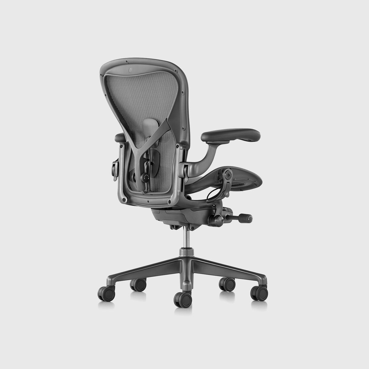 Aeron Chair, Size C, Carbon