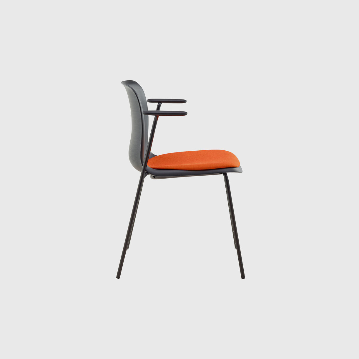 SixE Armchair