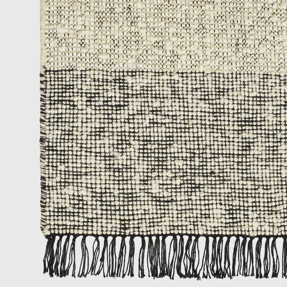 Speck Rug, Monochrome