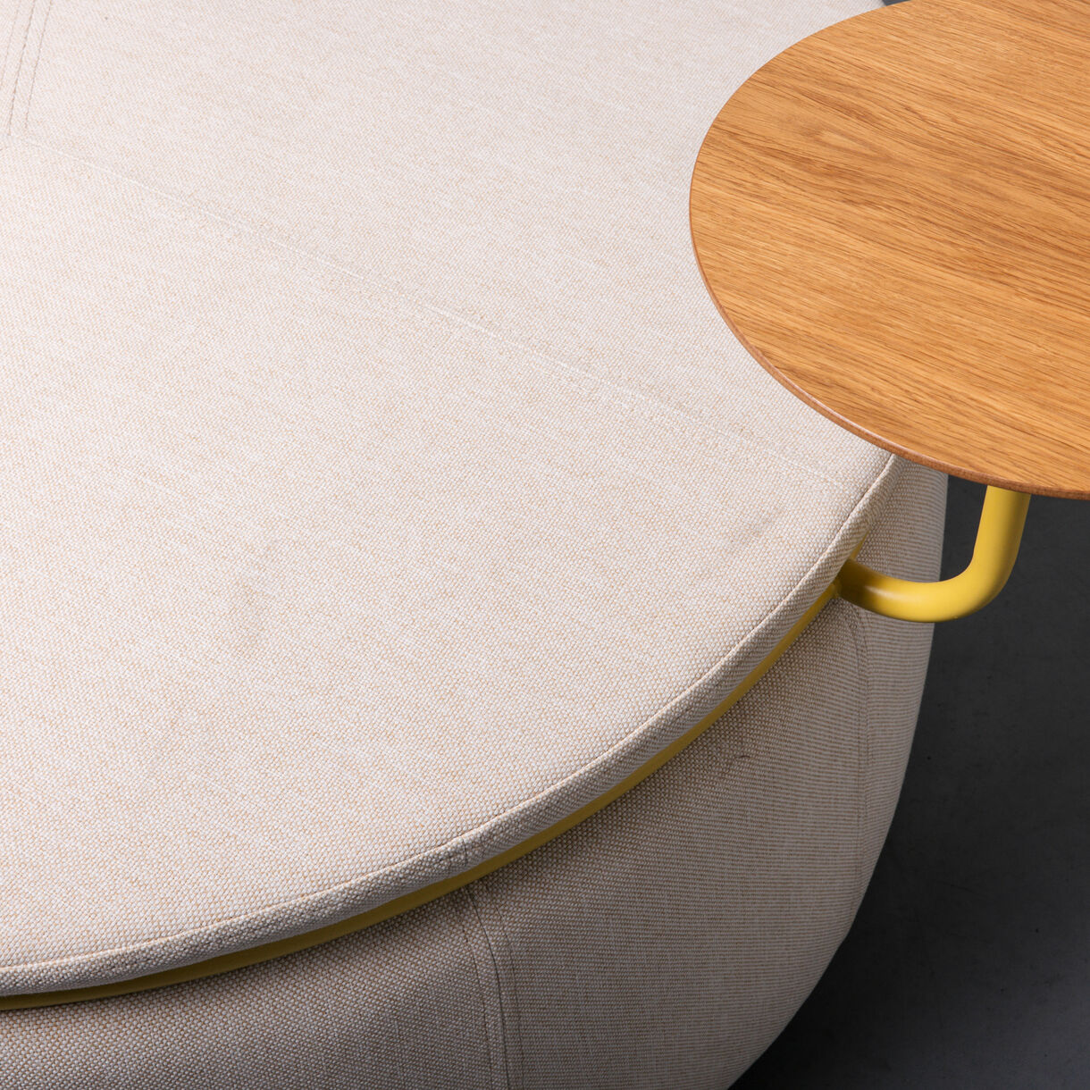 Lasso 3-Seat Round Bench with 3 Tables, Oak Veneer, Exit Store