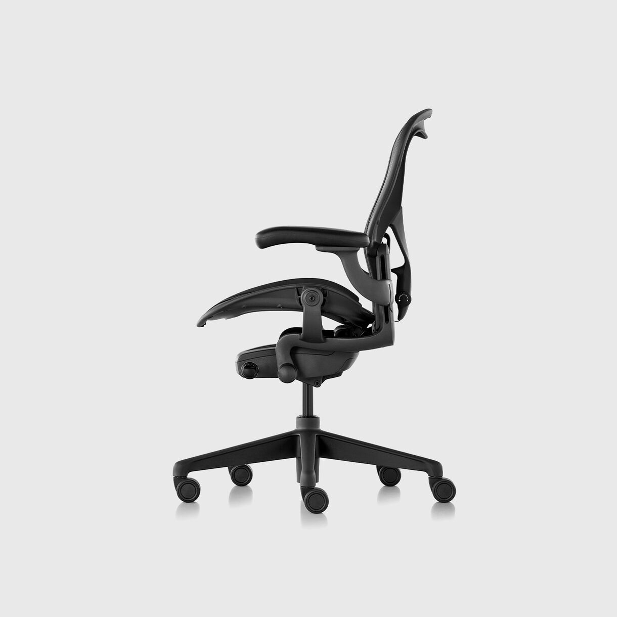 Aeron Chair, Size C, Graphite