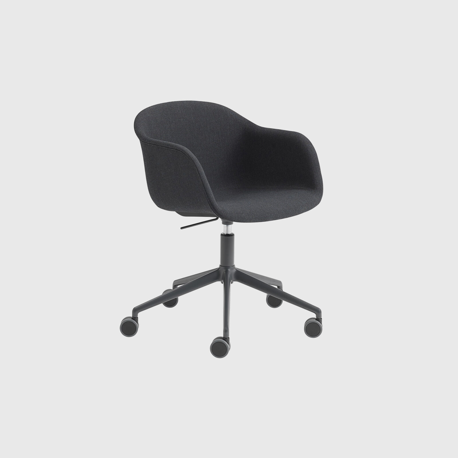 Muuto swivel shop chair