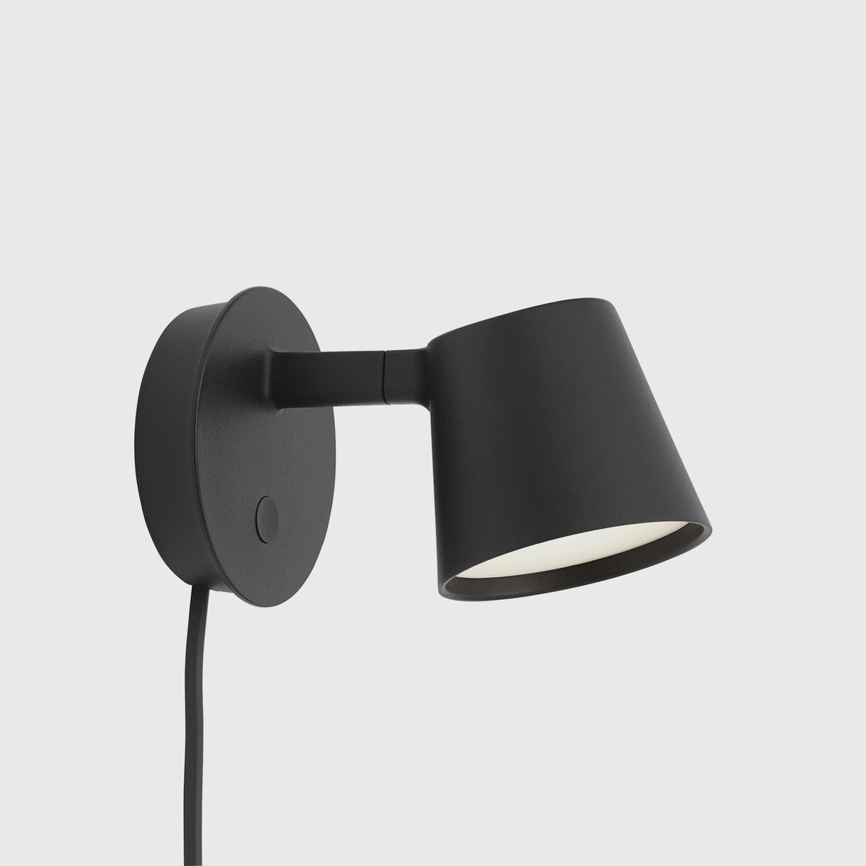 Tip Wall Lamp, Black