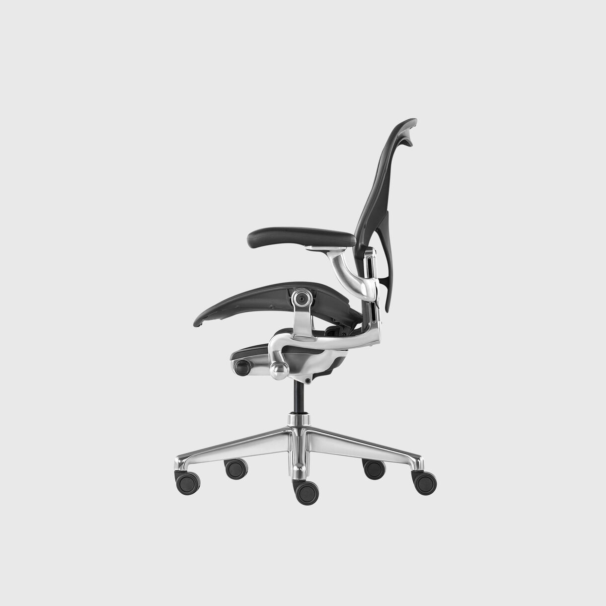 Aeron Chair, Size B, Graphite, Polished Aluminium
