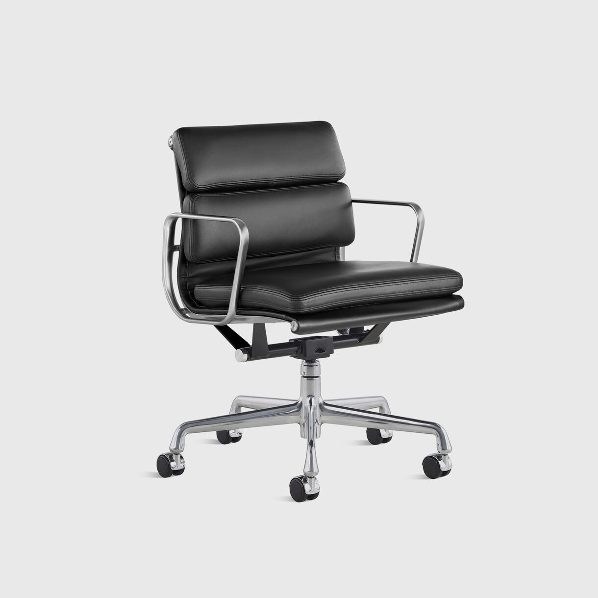 Eames Soft Pad Group Management Chair, Manual, Black Leather