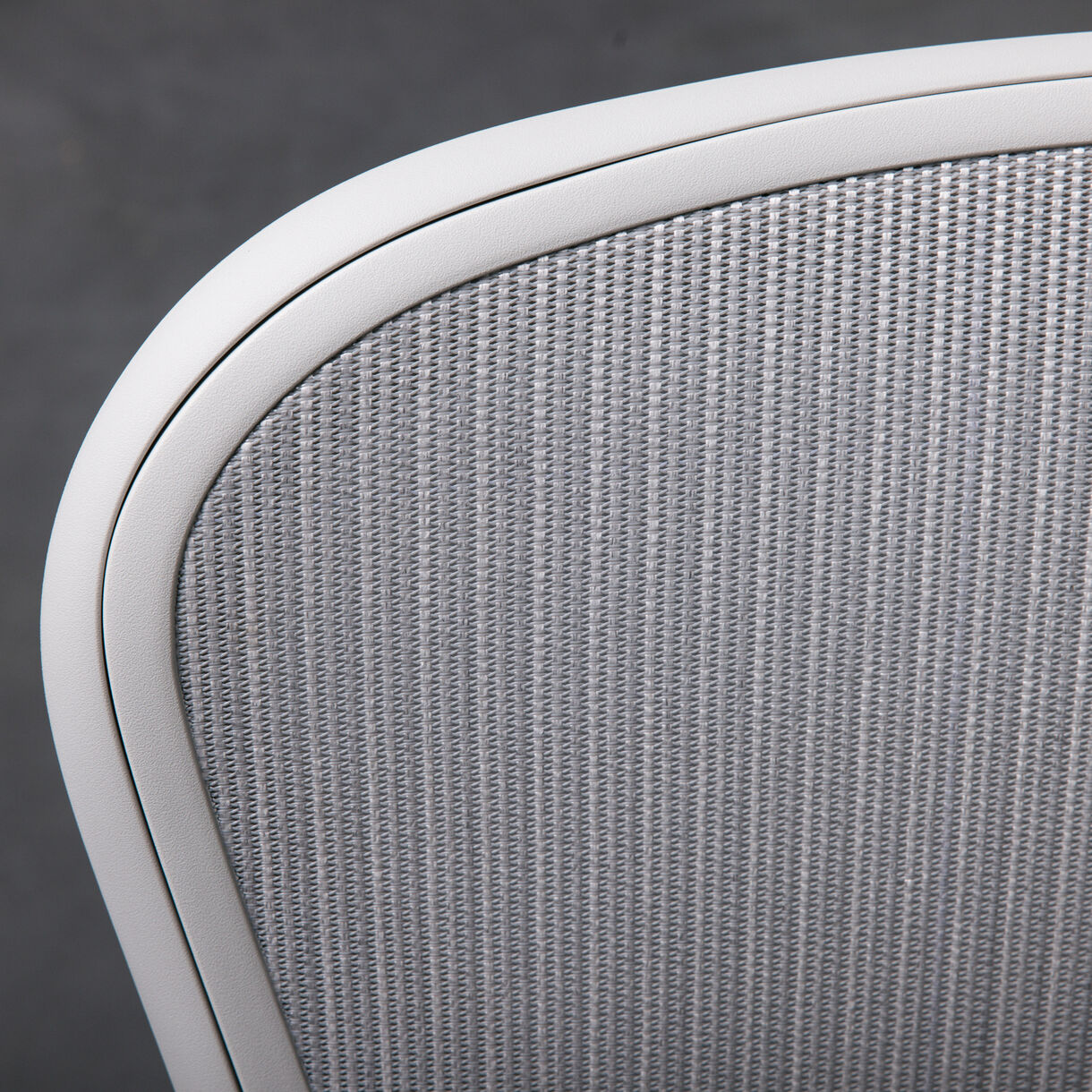 Aeron Chair, Medium (B), Mineral