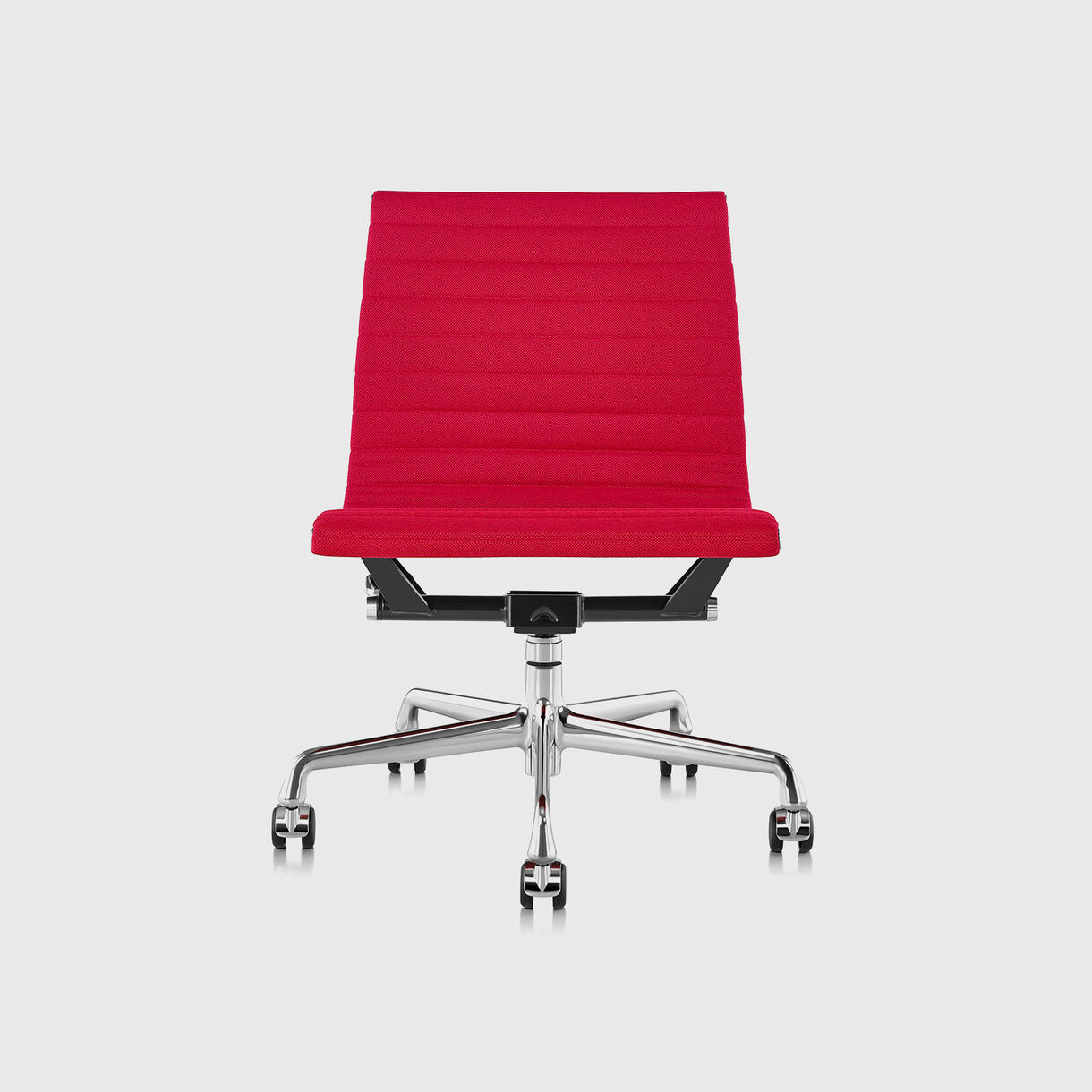 Eames Aluminium Group Chair