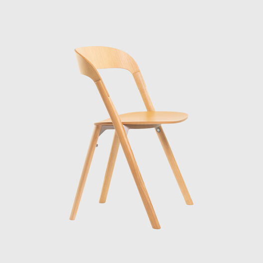 Pila Chair