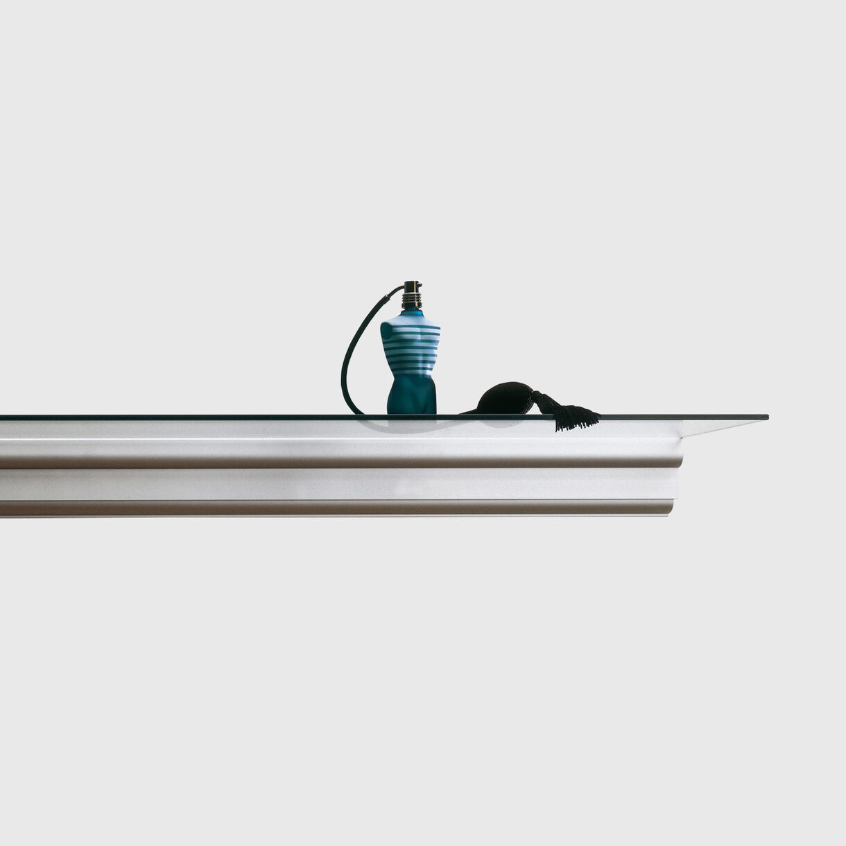 Hialina Shelving