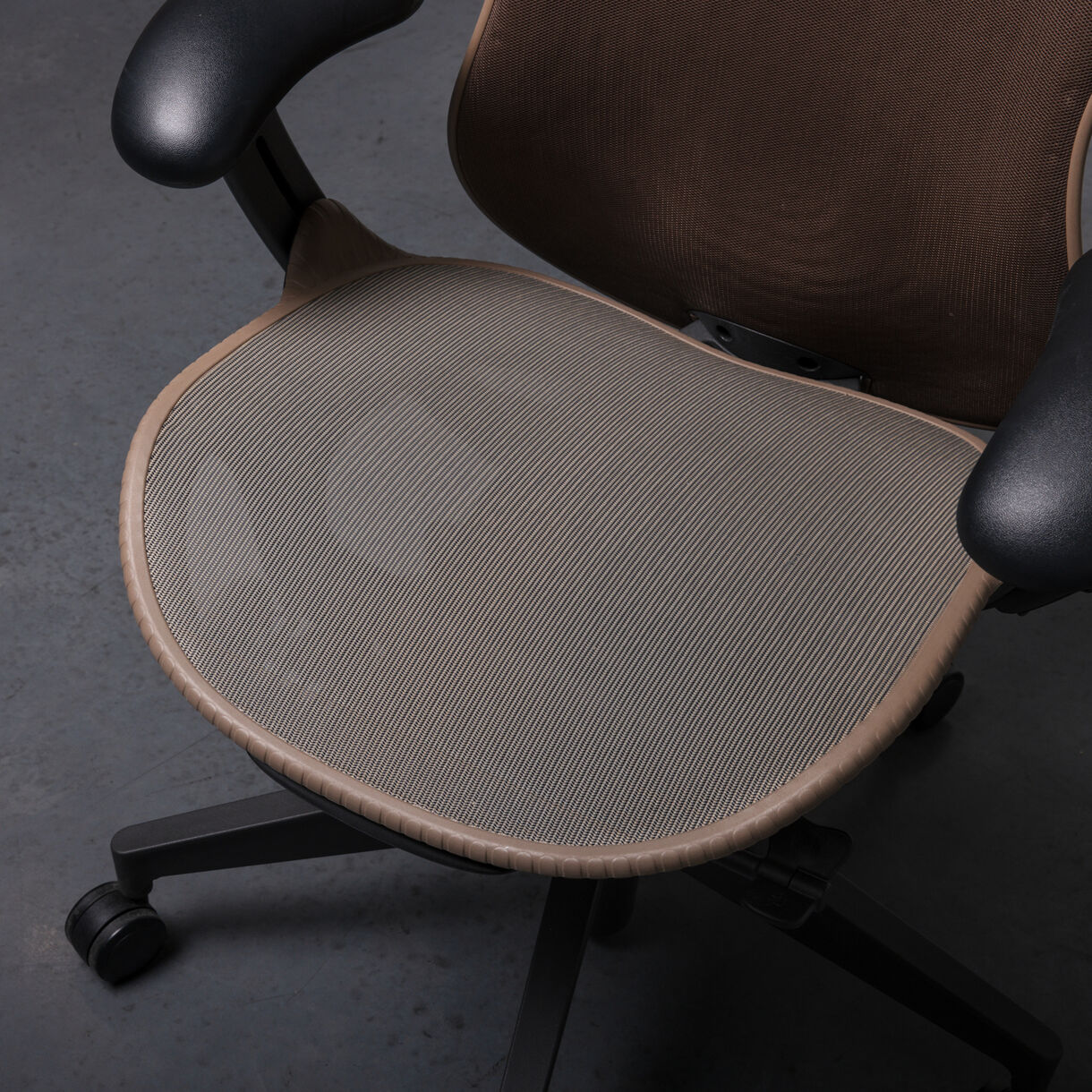 Mirra 2 Task Chair, Graphite, Cappuccino