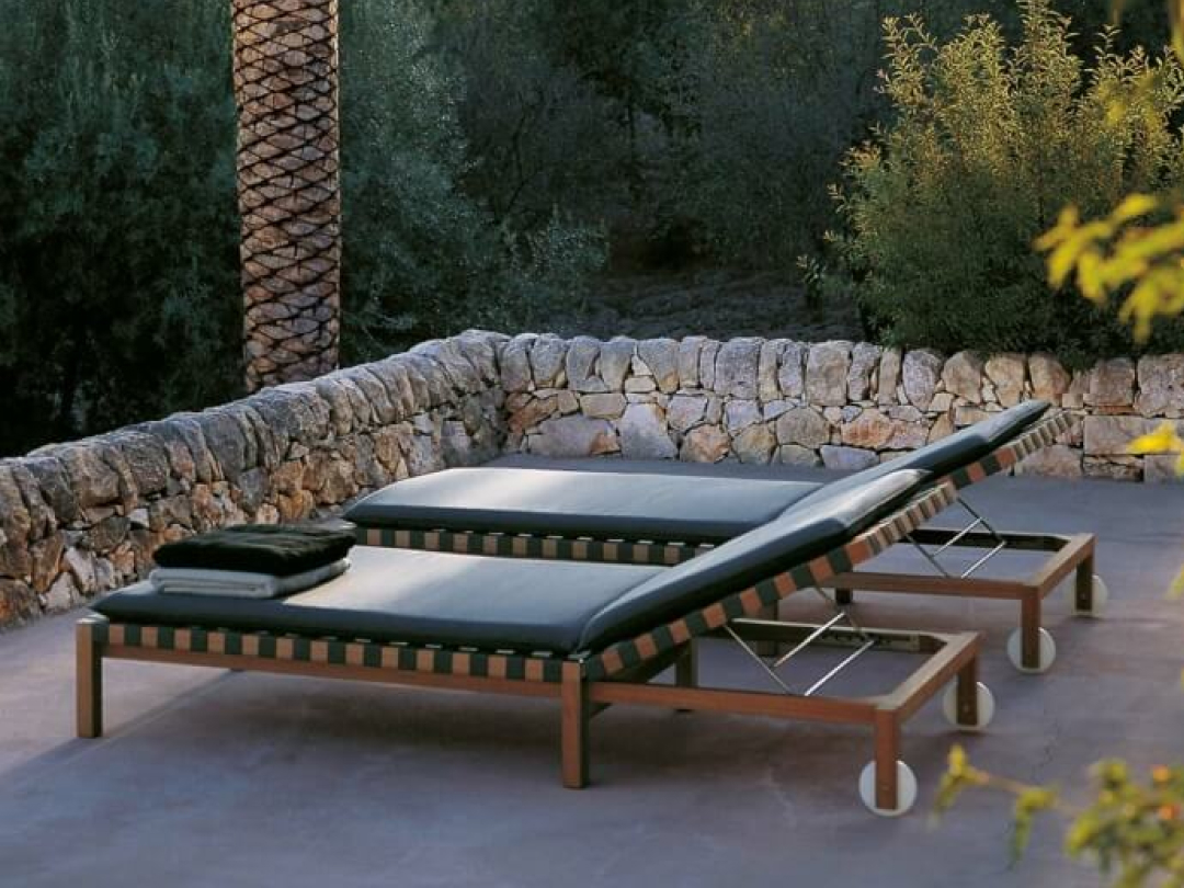 Laze Lounge Chair by Gordon Guillaumier for RODA