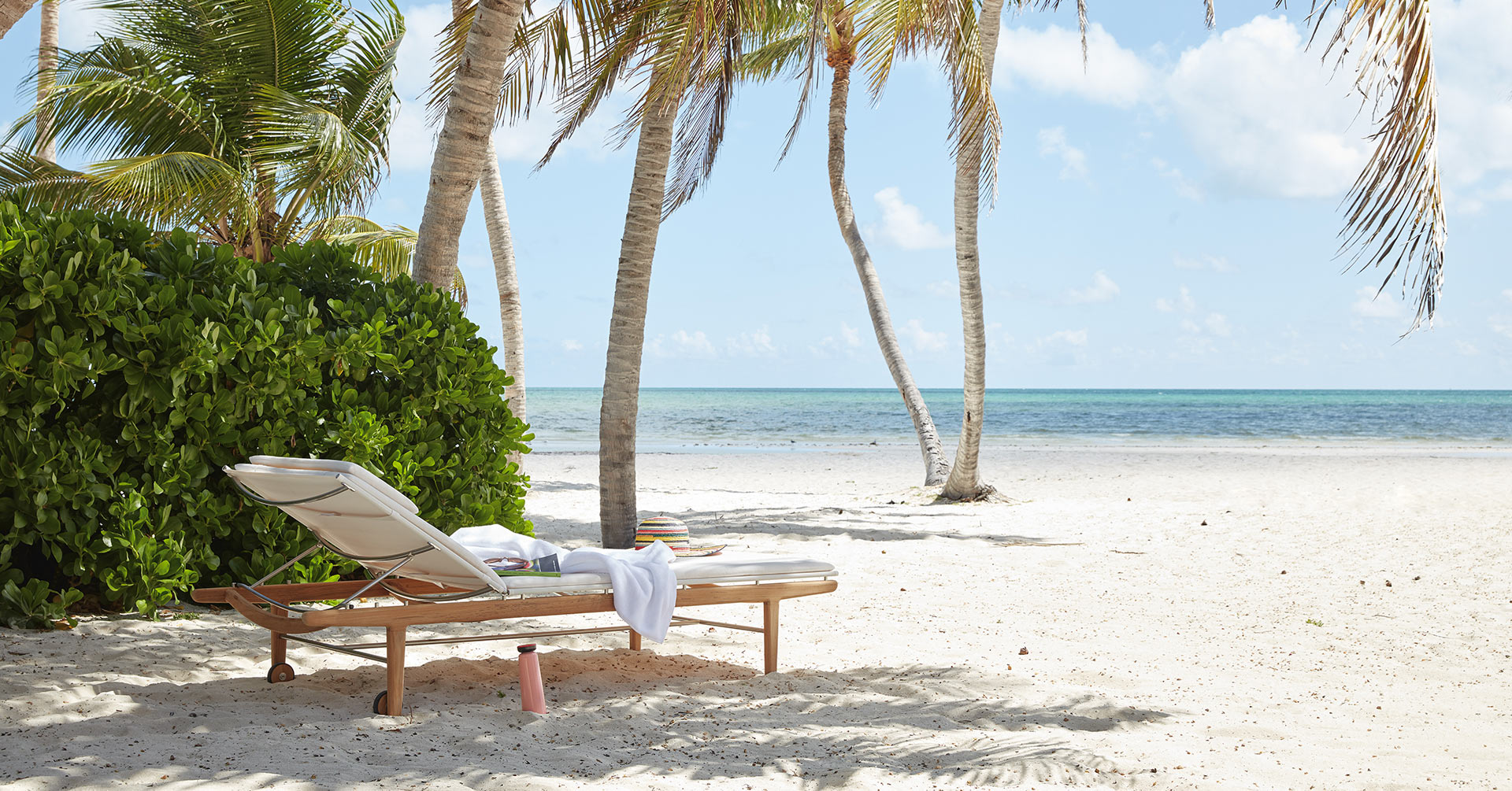 Design Within Reach Finn Chaise