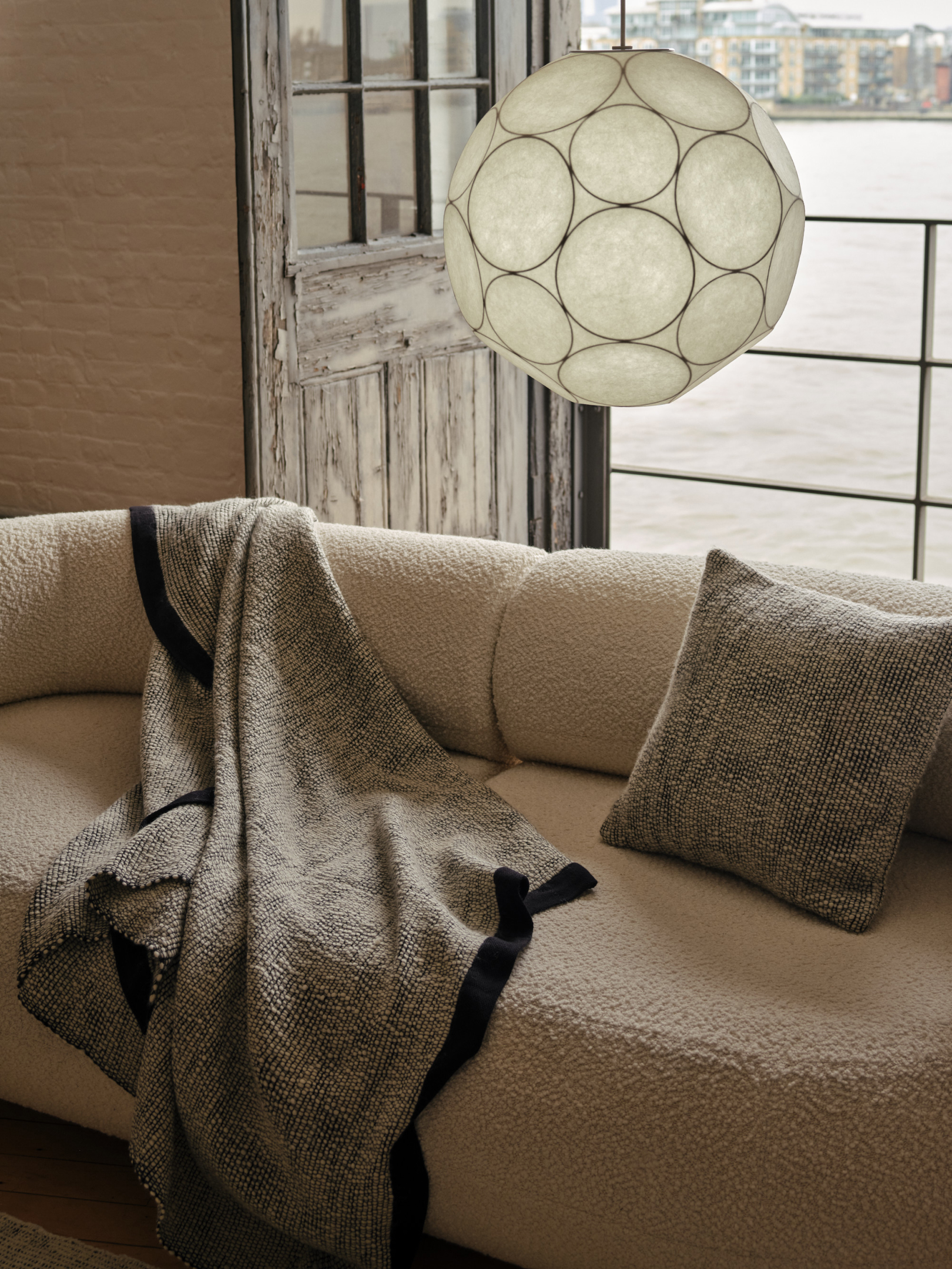 Thread Throw in Black by Tom Dixon