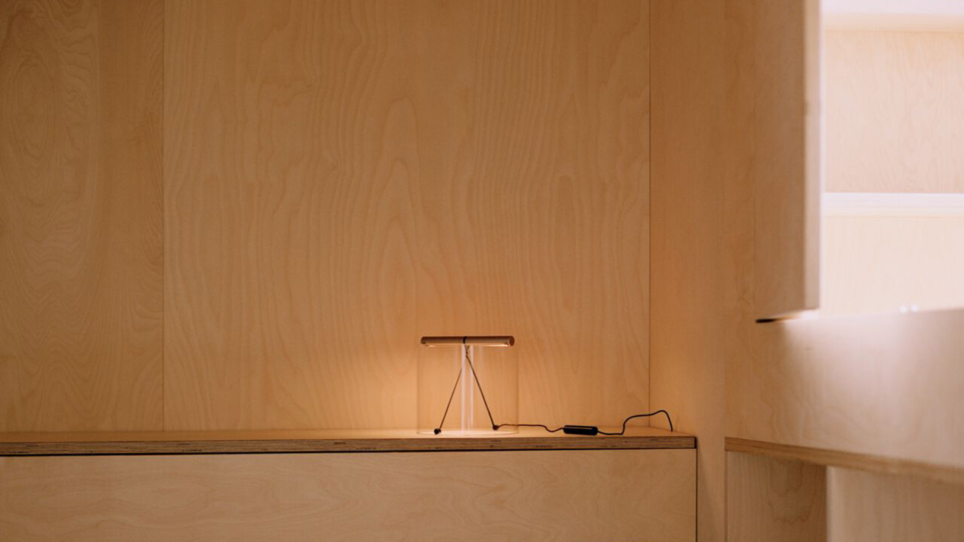 To-Tie Table Lamp, Lifestyle