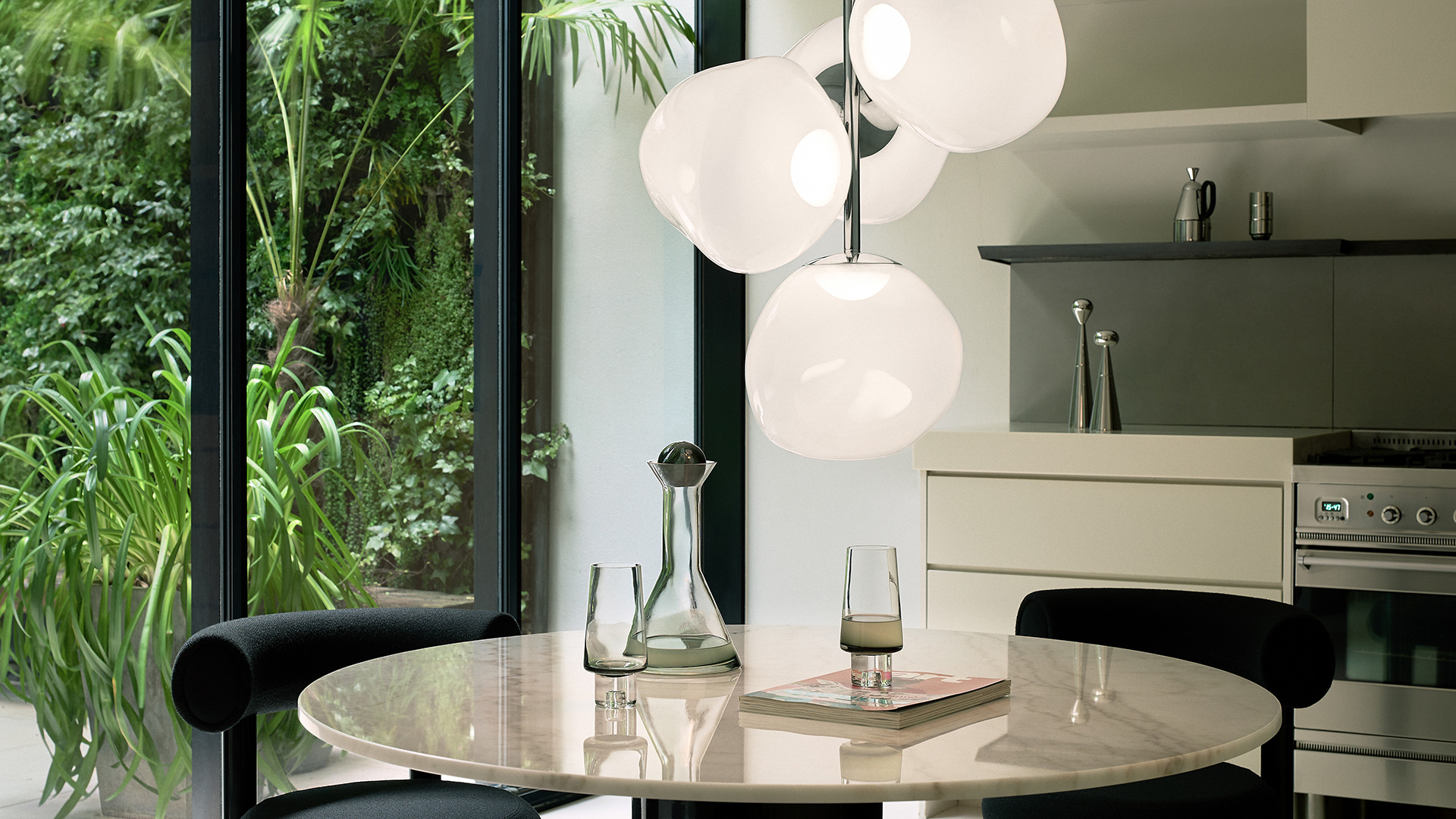 Melt Chandelier, Mini, Lifestyle