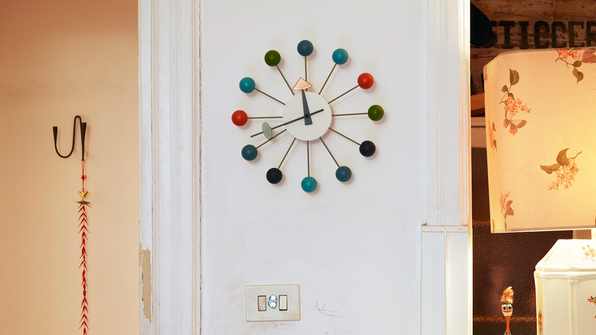Ball Wall Clock, Lifestyle