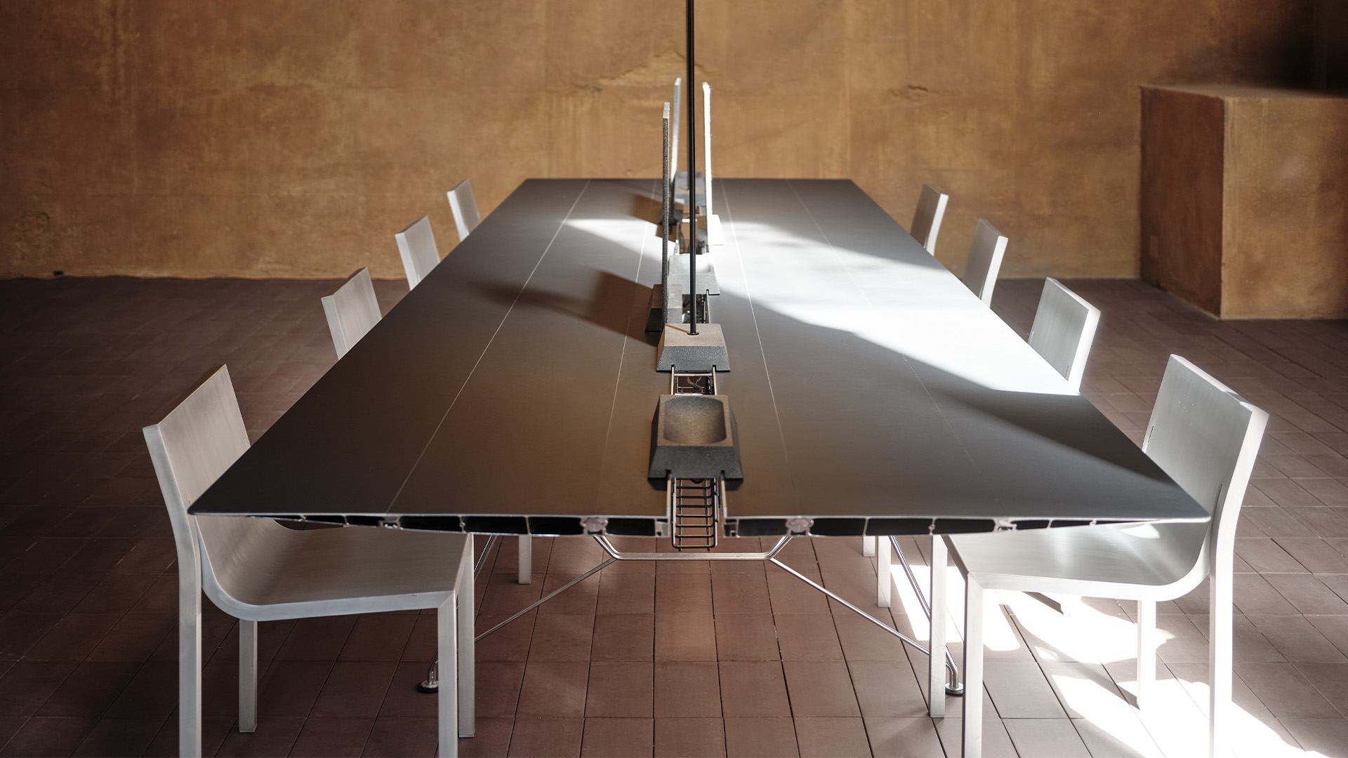 Workplace B Table, Lifestyle