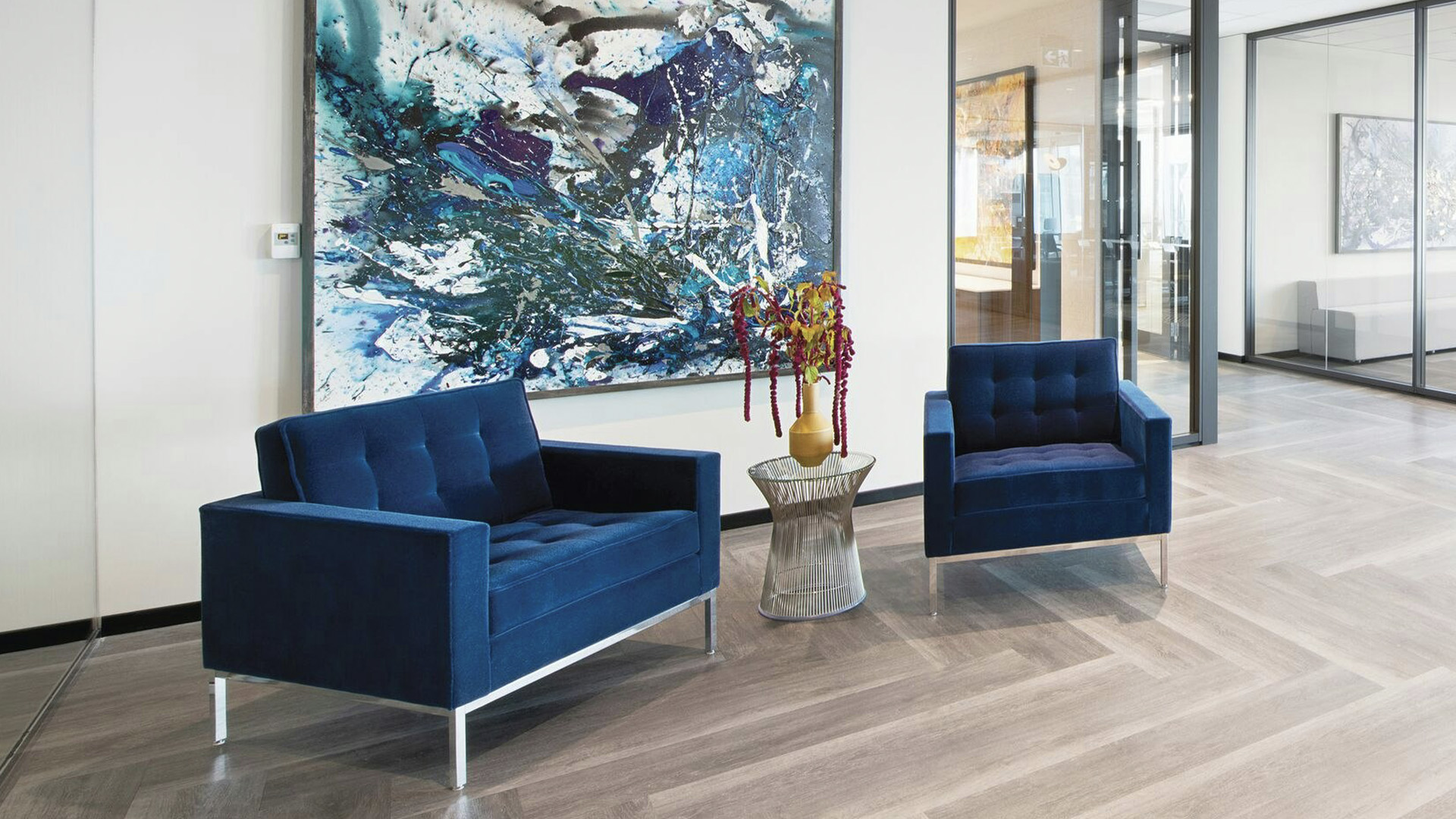 Florence Knoll Lounge Chair, Lifestyle