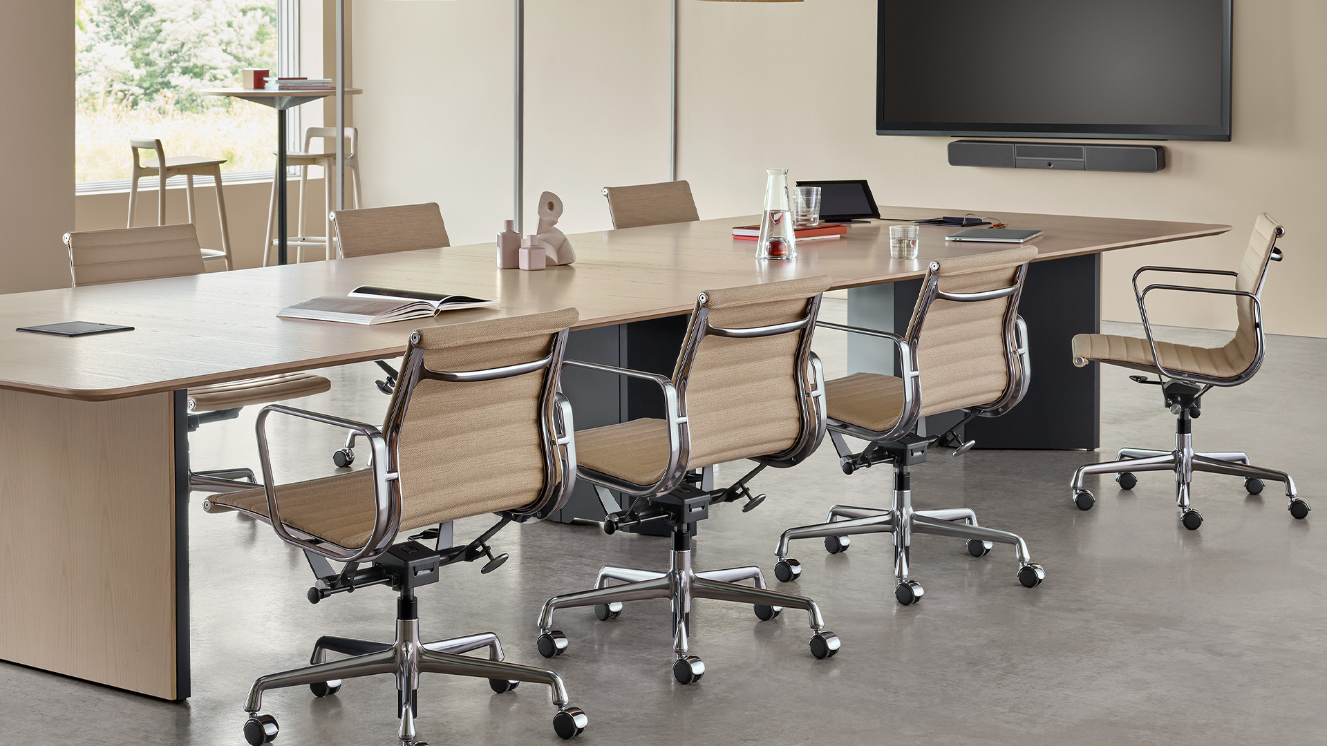 Eames Aluminium Group Management Armchair, Lifestyle