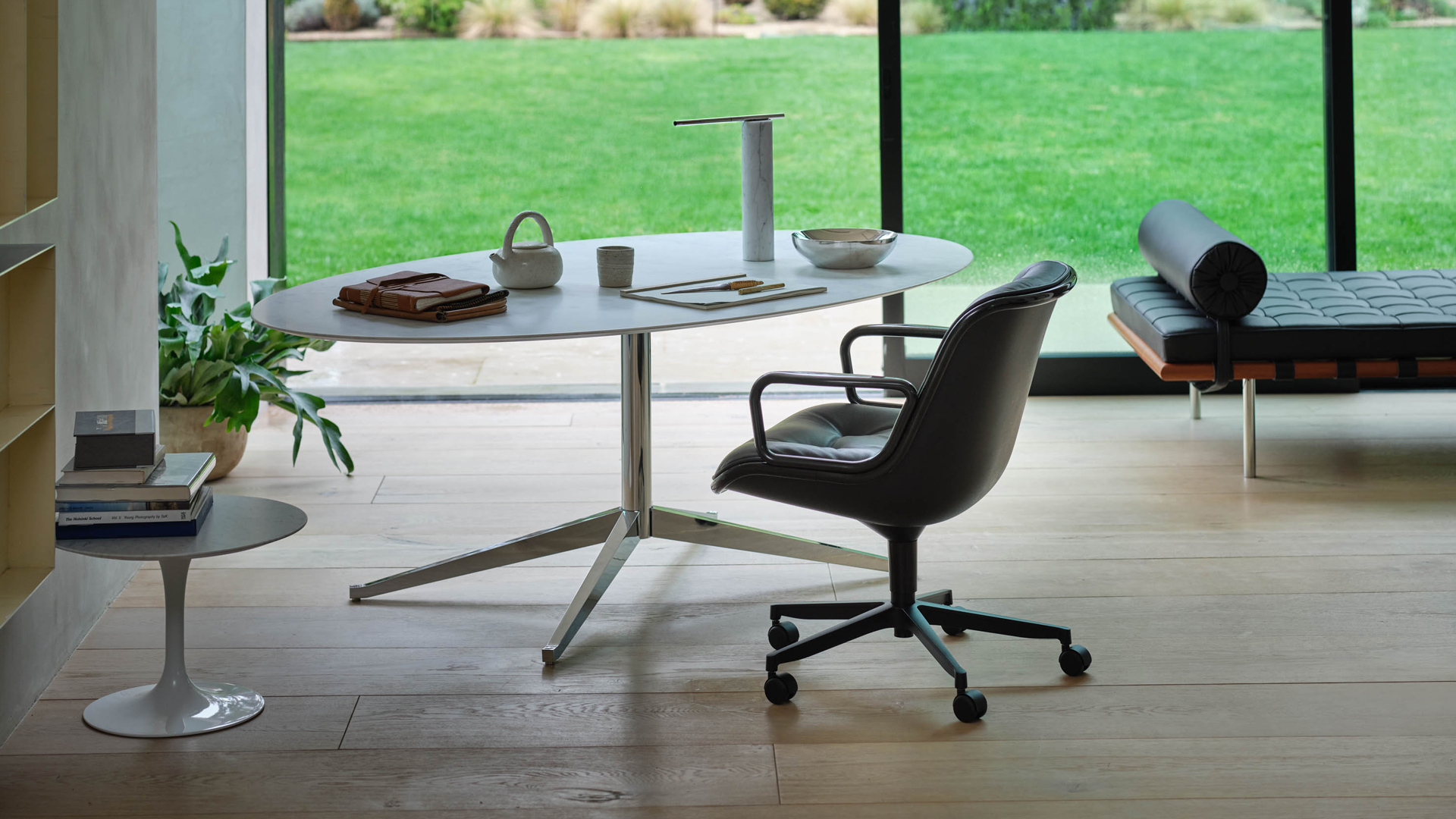 Florence Knoll Table Desk, Lifestyle