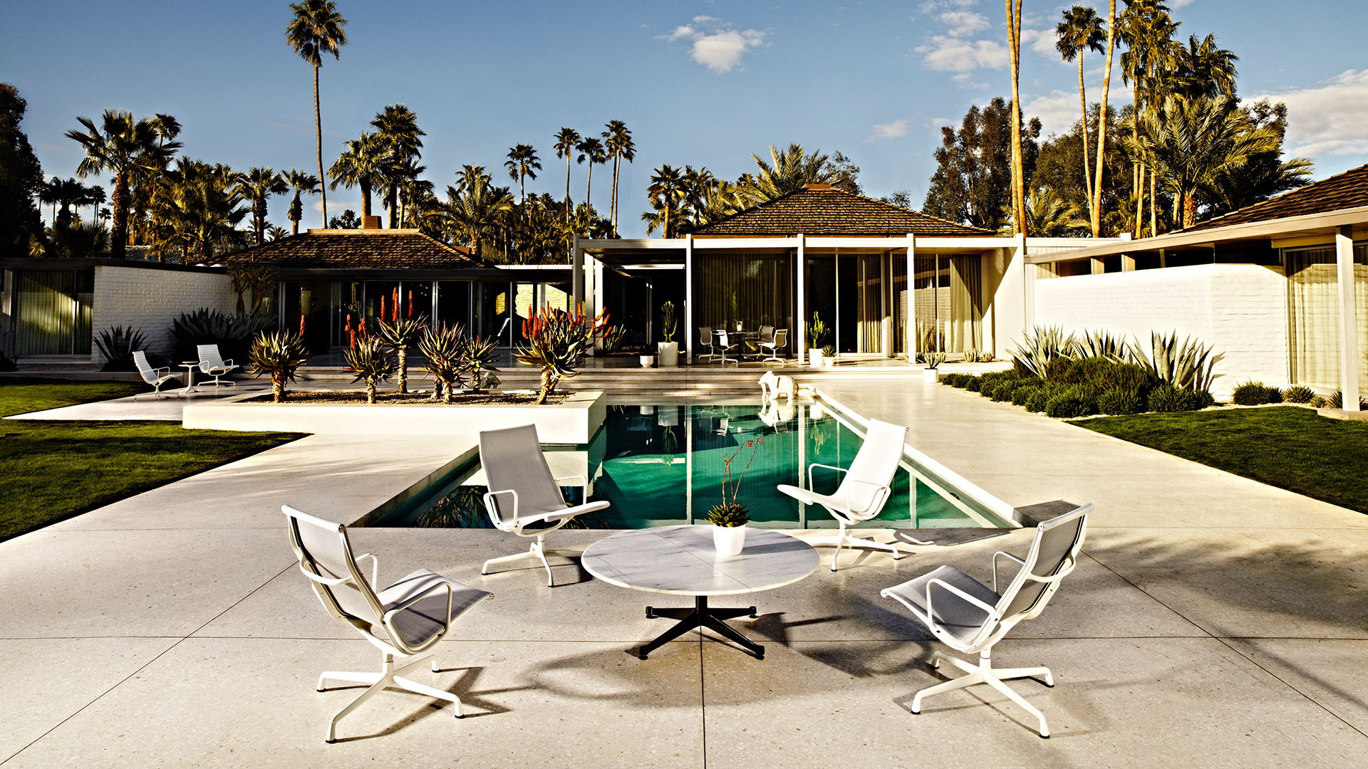 Eames Aluminium Group Outdoor Lounge Chair, Lifestyle
