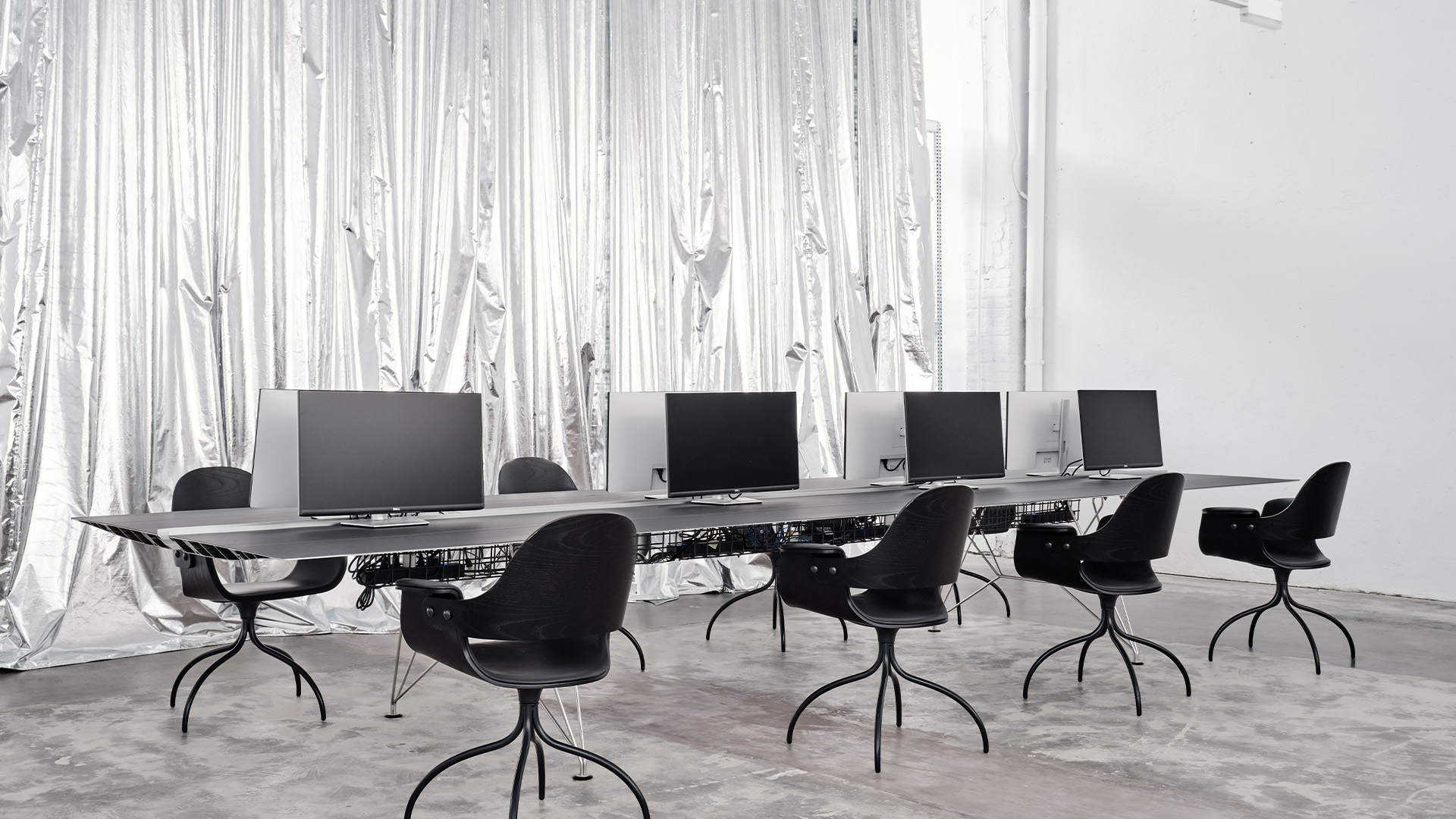 Workplace B Table, Lifestyle