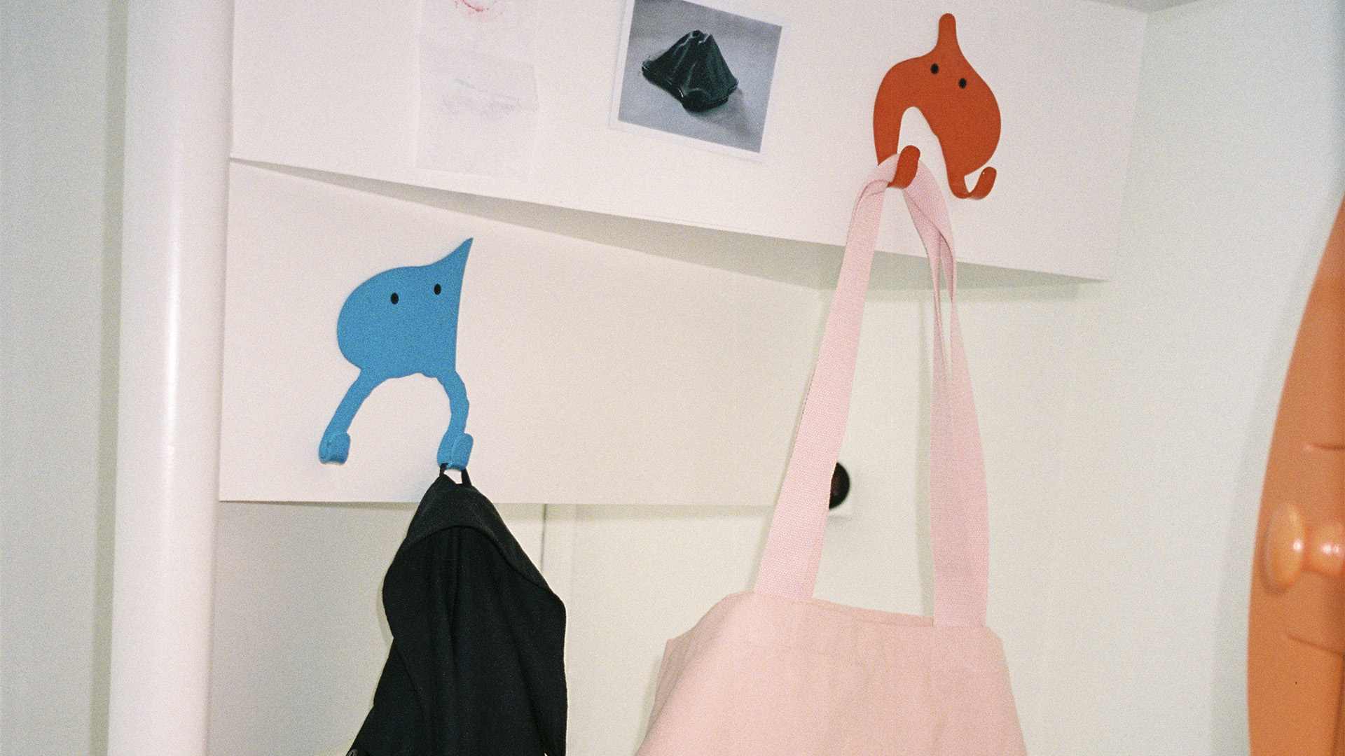 Mutant Hook Group, Lifestyle